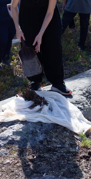 File:Rituale 11 burying.jpg