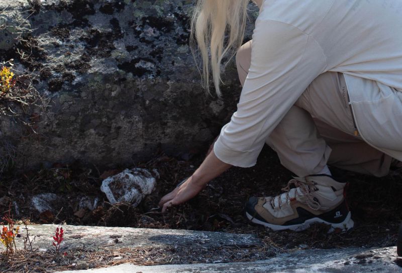File:Rituale 05 digging up nematode1.jpg